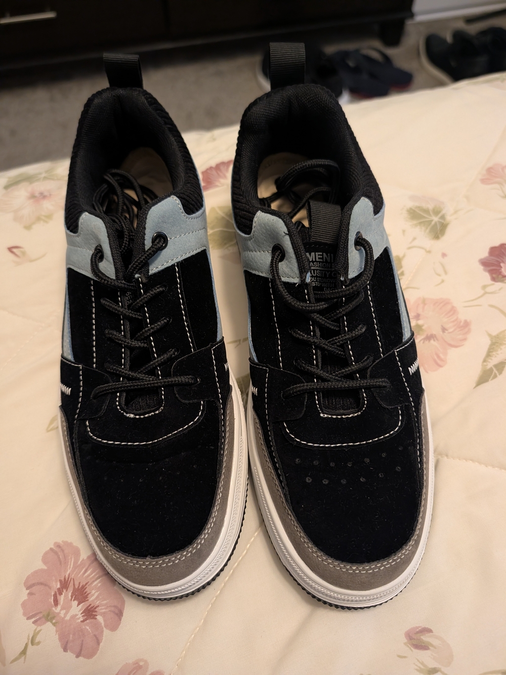 Men's Casual Black and Gray Lace-Up Sneakers